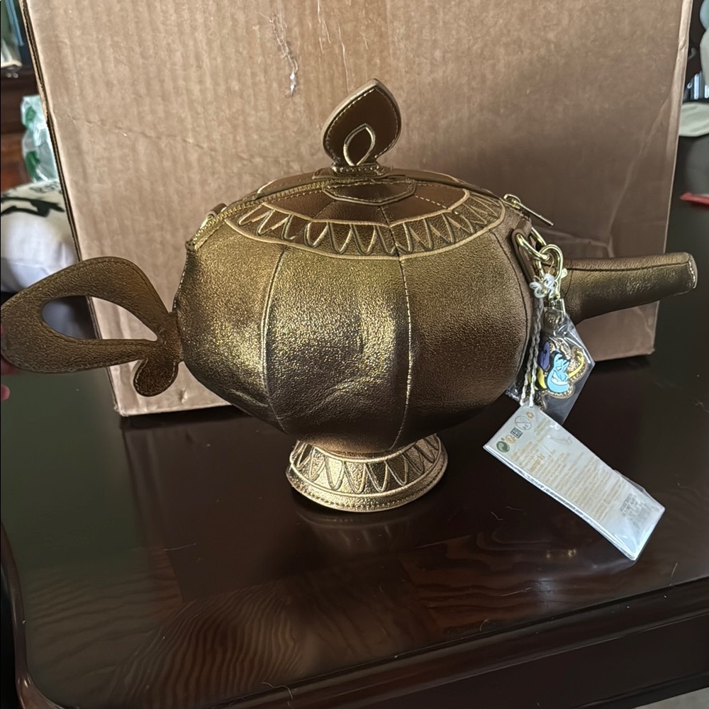 Loungefly Disney Aladdin Genie lamp Gold Crossbody Bag